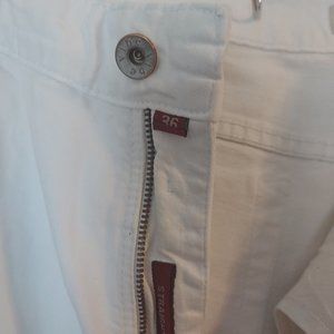 VIBE Modern Fit Slim Straight White Jeans